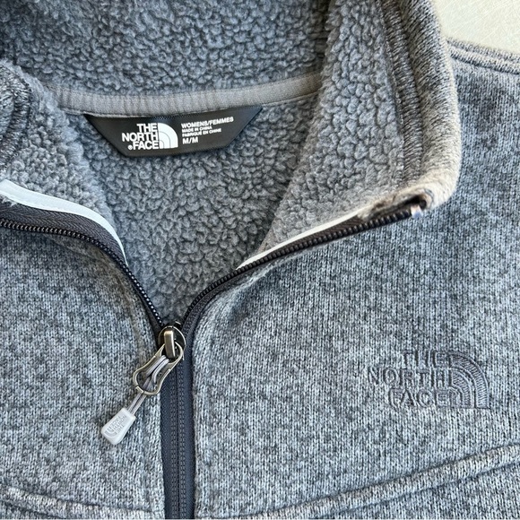 The North Face Maggy Gray Fleece
Pullover Quarter-Zip Sweater Women’s Size M - Picture 4 of 8